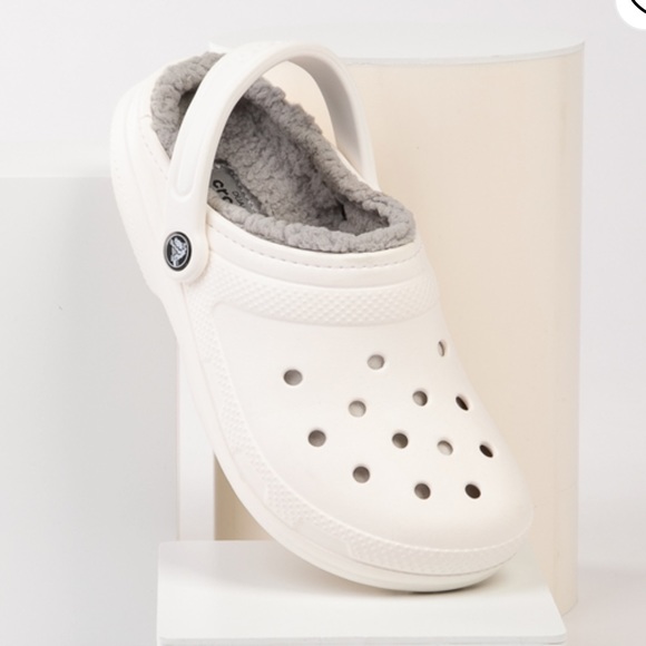 Crocs Classic Fuzz-Lined Clog - Picture 9 of 9